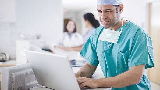 Top 5 Reasons to Utilize EMR Software